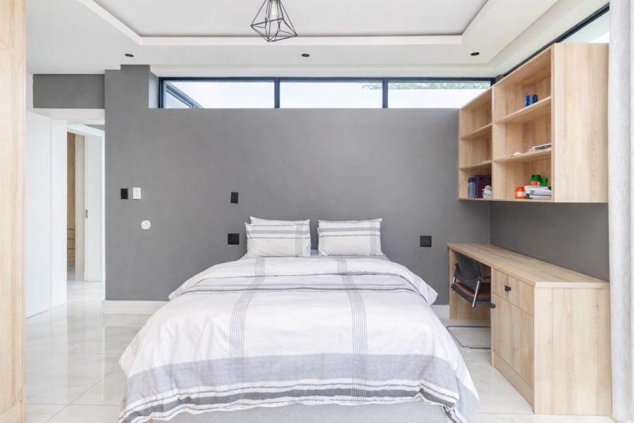 6 Bedroom Property for Sale in The Islands Estates North West